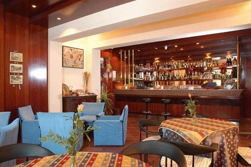Hotel Bristol 퓨말보 외부 사진