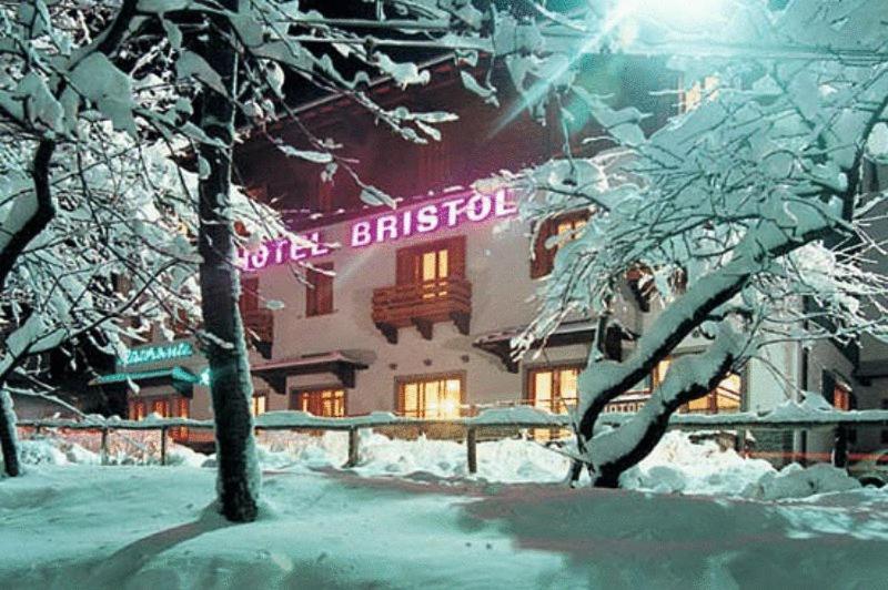 Hotel Bristol 퓨말보 외부 사진